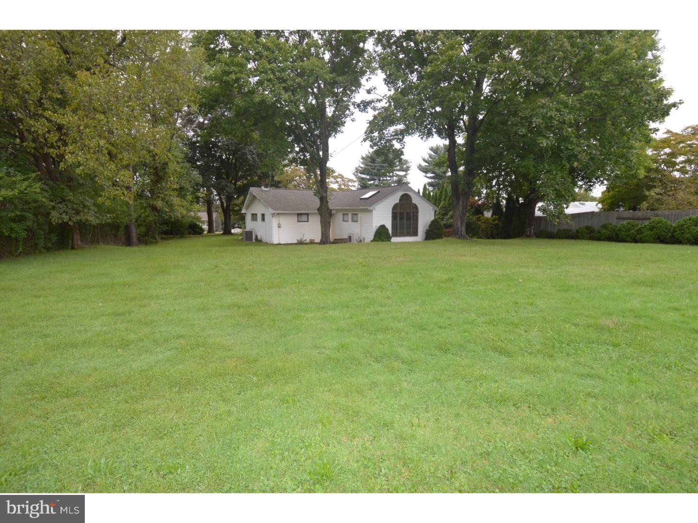 201 Valley Road Warminster, PA 18974 - Photo 3 of 22 Back Yard