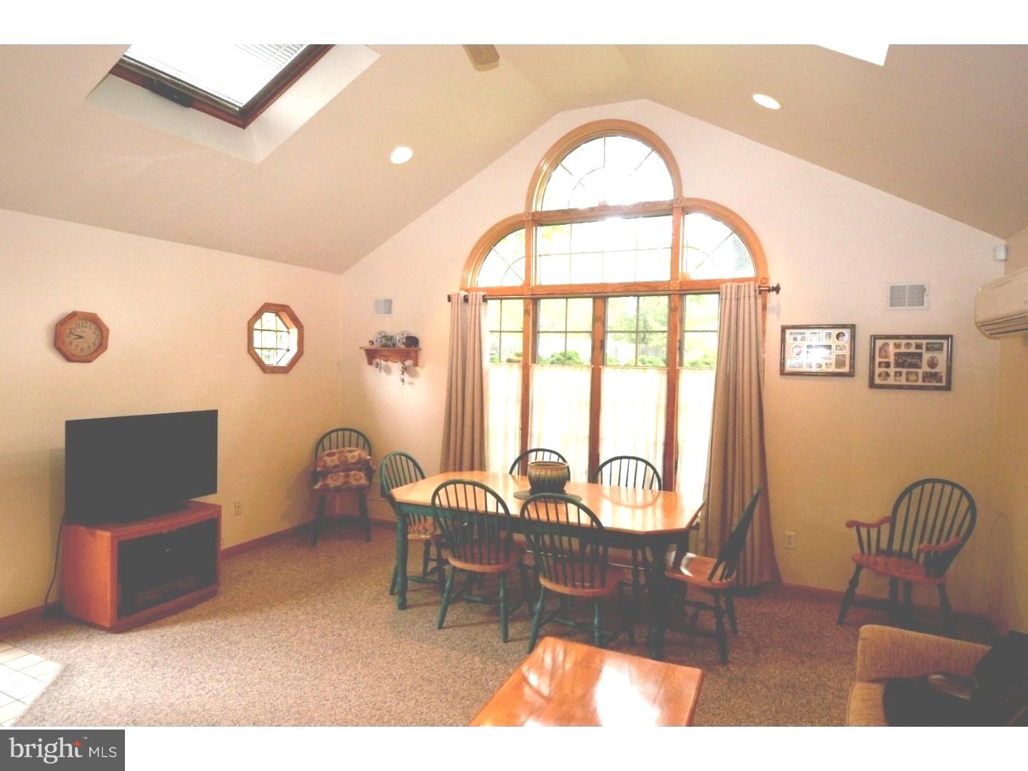201 Valley Road Warminster, PA 18974 - Photo 4 of 22 Family Room