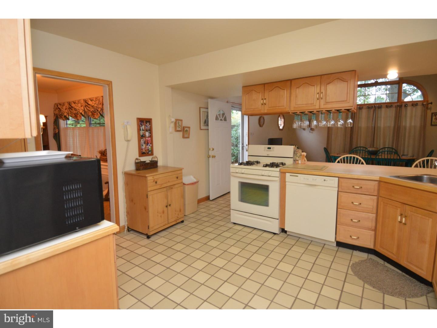 201 Valley Road Warminster, PA 18974 - Photo 8 of 22 Kitchen