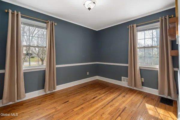 $369,900 | 2212 Niskayuna Drive, Niskayuna, NY 12309