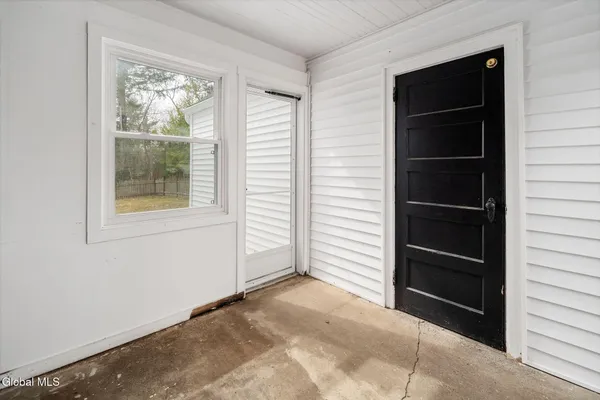 $369,900 | 2212 Niskayuna Drive, Niskayuna, NY 12309