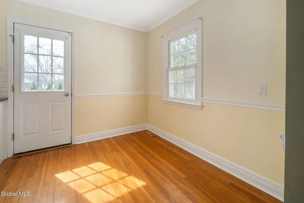 $369,900 | 2212 Niskayuna Drive, Niskayuna, NY 12309