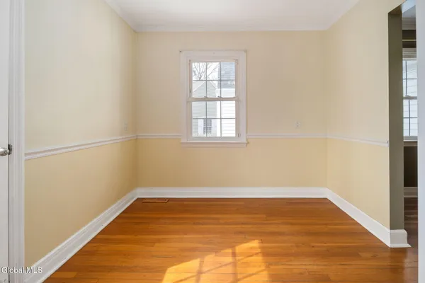 $369,900 | 2212 Niskayuna Drive, Niskayuna, NY 12309