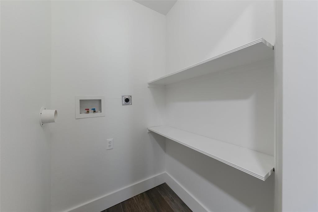 8461 Hunnicut Road Dallas, TX 75228 - Photo 24 of 30 a view of small space