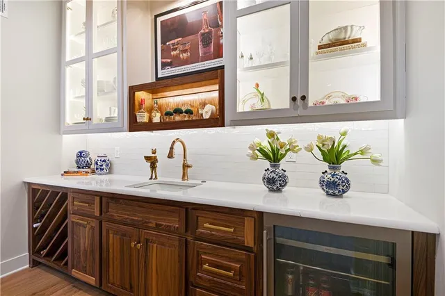 $1,014,755 | 24949 West 98th Place, Lenexa, KS 66227