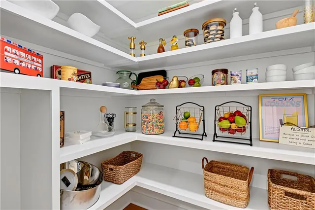 $1,014,755 | 24949 West 98th Place, Lenexa, KS 66227