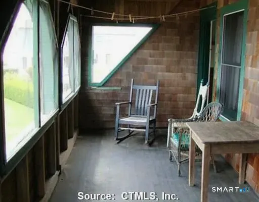 a view of entryway and hall