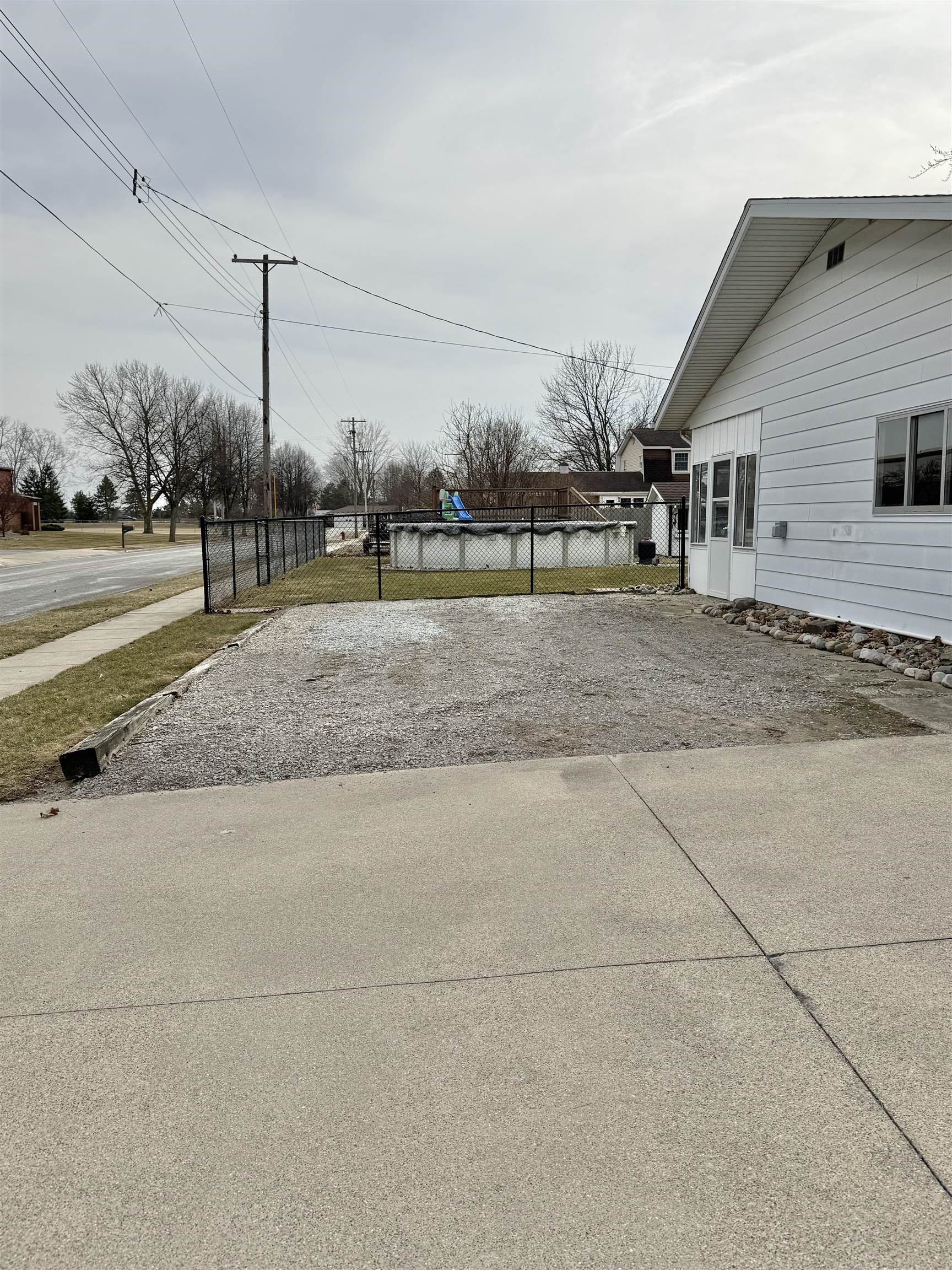 401 Ruth Street Auburn, MI 48611 - Photo 3 of 53 Gallery Image 3