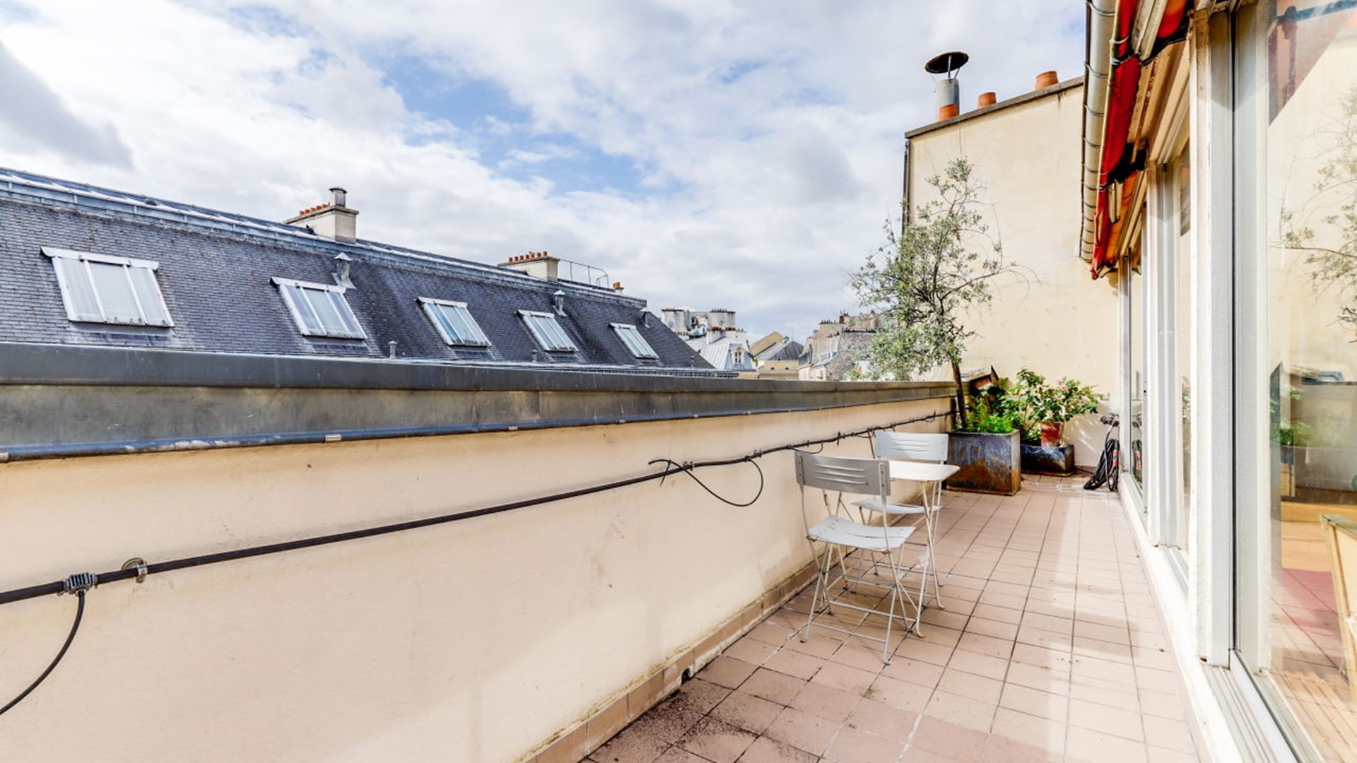1208 Boulevard Street Carrollton, TX 75006 - Photo 9 of 10 a view of a balcony