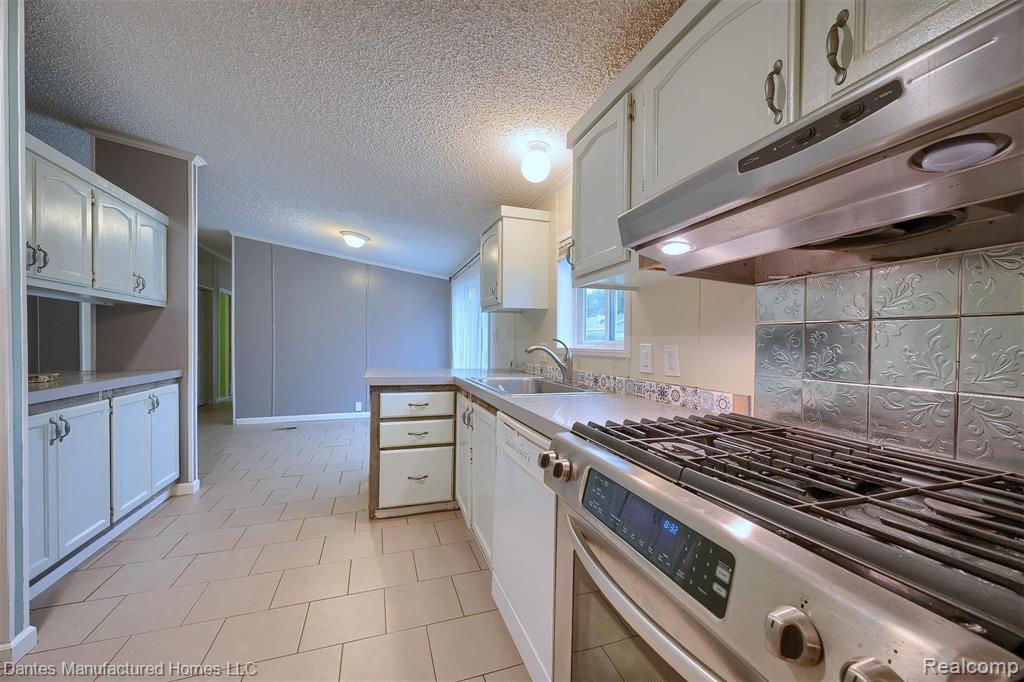 2500 Mann Road Clarkston, MI 48346 - Photo 18 of 30