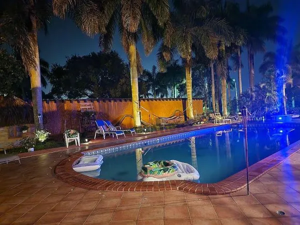 $2,800,000 | 18875 Southwest 232nd Street, Miami, FL 33170