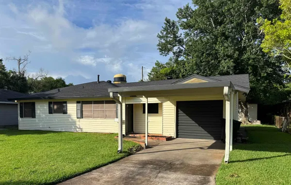 $184,900 | 408 South 3rd Street, Nederland, TX 77627