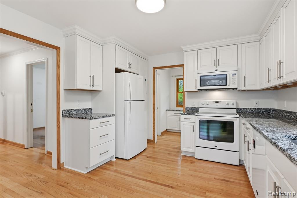 1700 Washington Road Rochester, MI 48306 - Photo 16 of 44