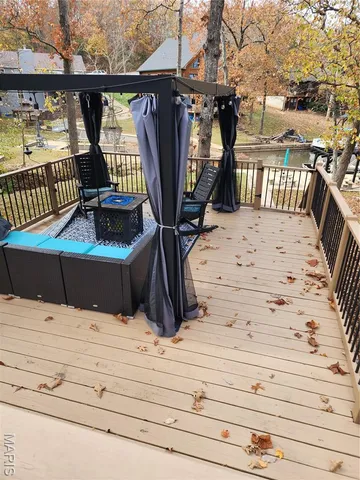 $598,900 | 9525 East Vista Drive, Hillsboro, MO 63050