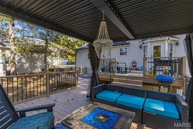 $598,900 | 9525 East Vista Drive, Hillsboro, MO 63050