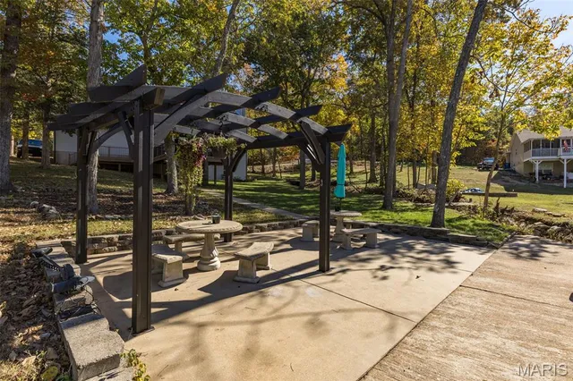 $598,900 | 9525 East Vista Drive, Hillsboro, MO 63050