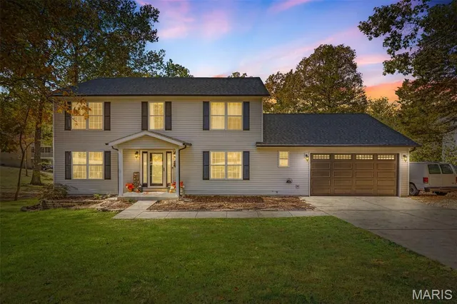 $598,900 | 9525 East Vista Drive, Hillsboro, MO 63050