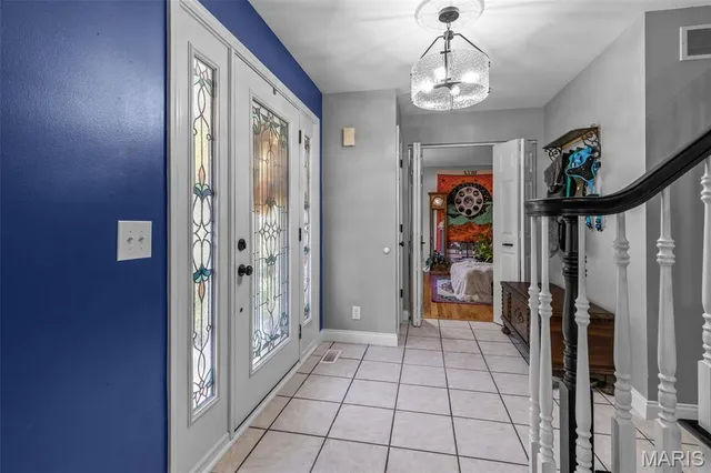 $598,900 | 9525 East Vista Drive, Hillsboro, MO 63050