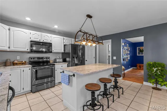 $598,900 | 9525 East Vista Drive, Hillsboro, MO 63050