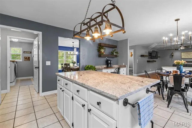 $598,900 | 9525 East Vista Drive, Hillsboro, MO 63050