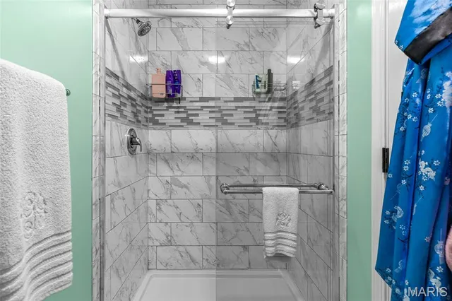 $598,900 | 9525 East Vista Drive, Hillsboro, MO 63050