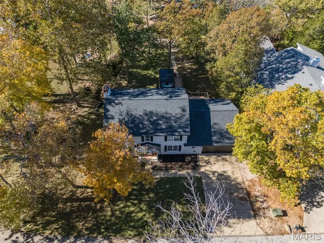 $598,900 | 9525 East Vista Drive, Hillsboro, MO 63050