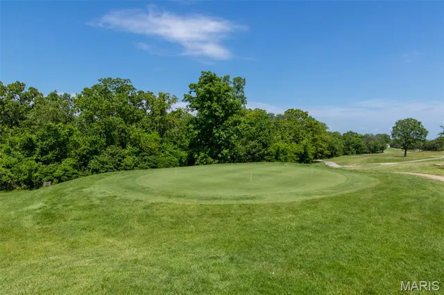 $598,900 | 9525 East Vista Drive, Hillsboro, MO 63050