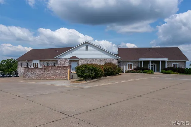 $598,900 | 9525 East Vista Drive, Hillsboro, MO 63050