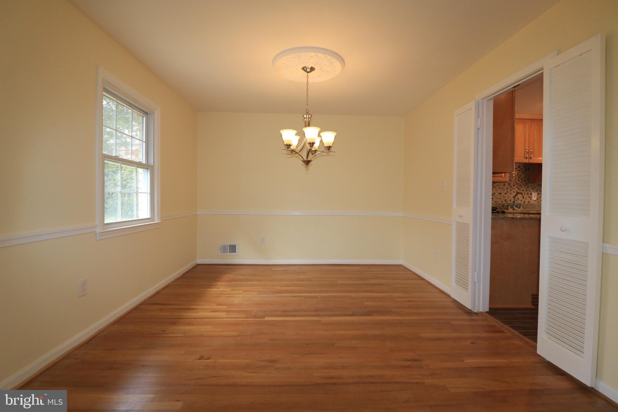 12600 Garden Gate Road Silver Spring, MD 20902 - Photo 6 of 51