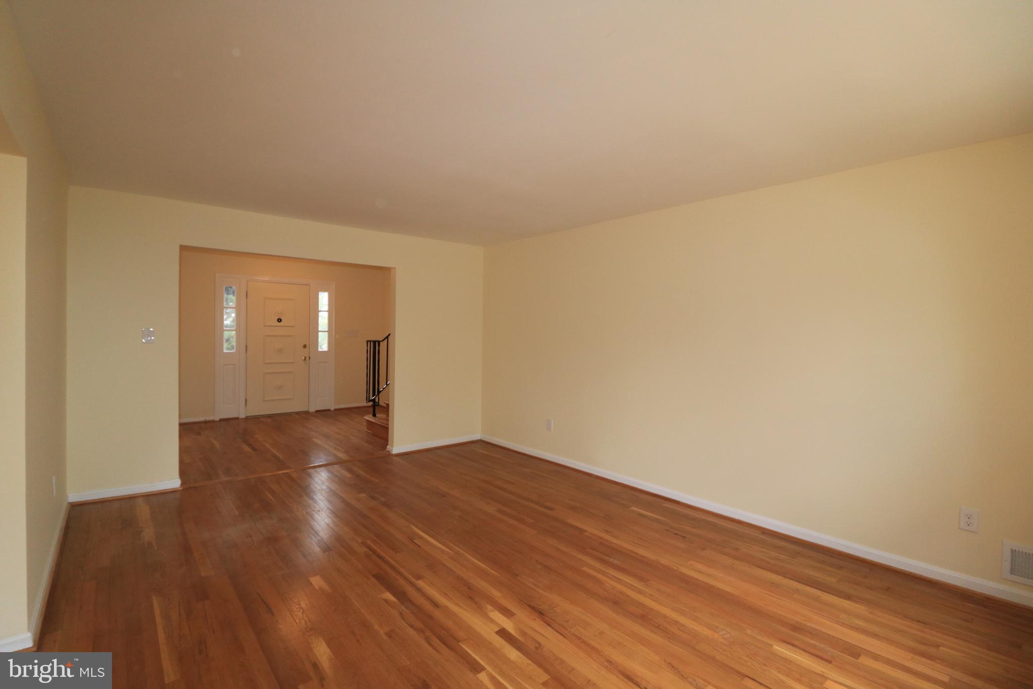 12600 Garden Gate Road Silver Spring, MD 20902 - Photo 9 of 51