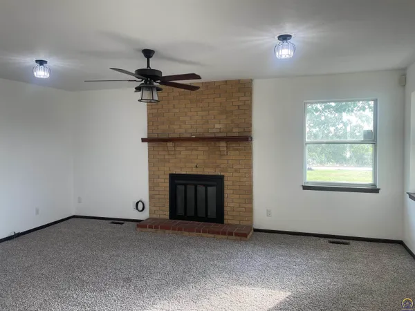 $339,000 | 14351 S Road, Mayetta, KS 66509