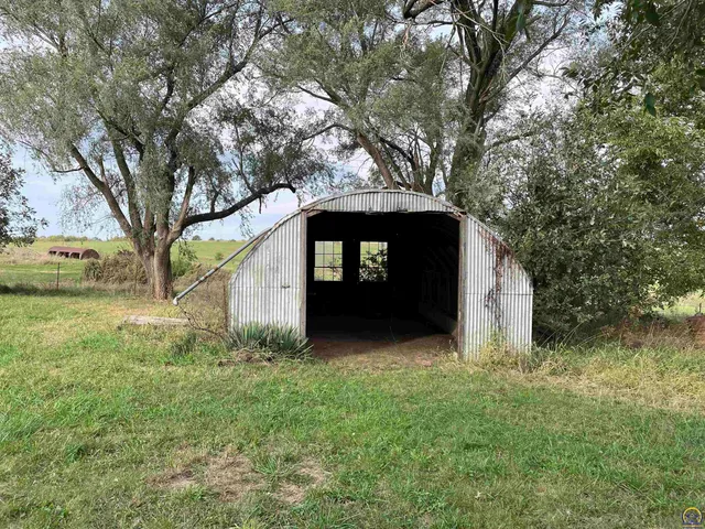 $339,000 | 14351 S Road, Mayetta, KS 66509