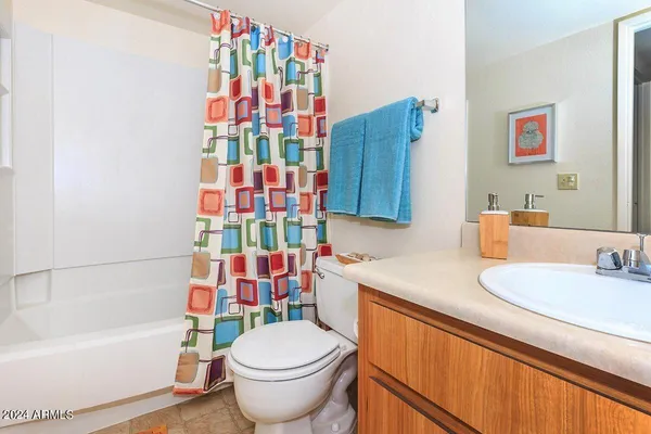$1,640 | 3040 East Shea Boulevard, Unit C, Phoenix, AZ 85028