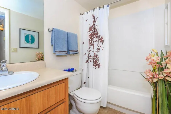 $1,639 | 3040 East Shea Boulevard, Unit C, Phoenix, AZ 85028