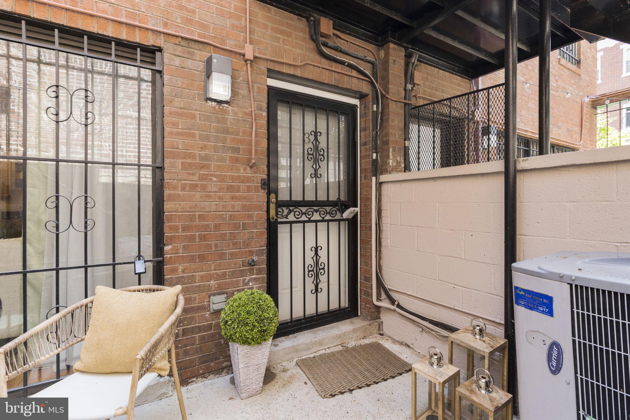 1435 Corcoran Street Northwest, Unit 3 Washington, DC 20009 - Photo 3 of 21