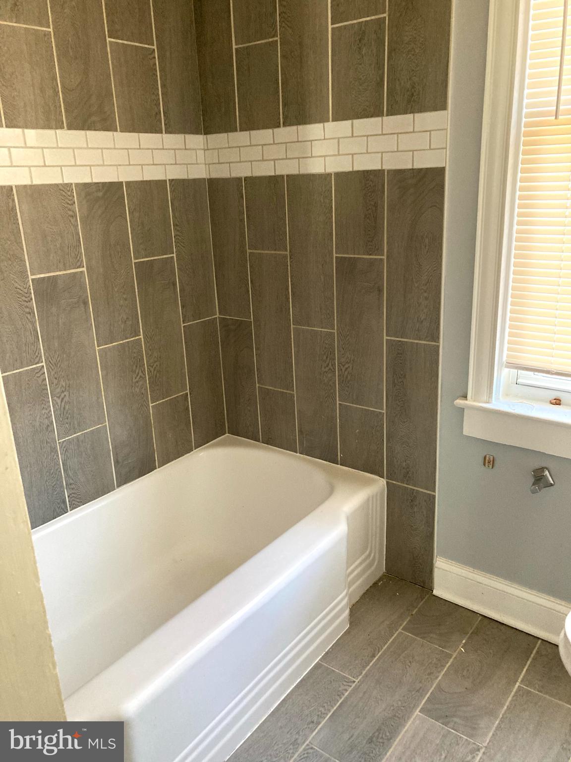 2917 Edison Highway Baltimore, MD 21213 - Photo 24 of 56 Shower/Tub