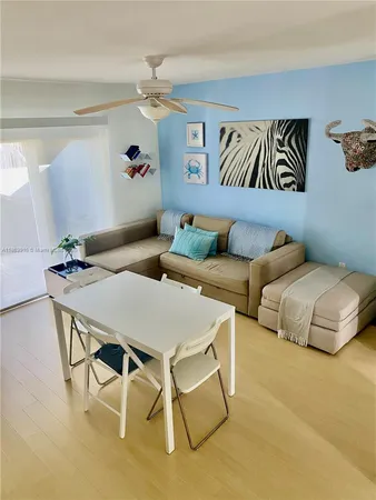 $3,000 | 798 Crandon Boulevard, Unit 44B, Key Biscayne, FL 33149