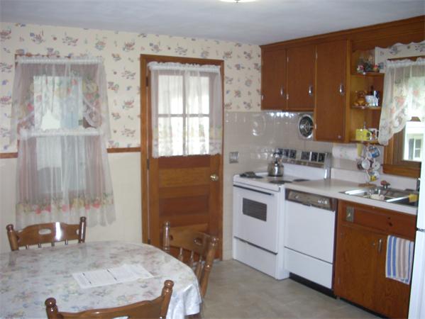146 Sandy Hill Road Westfield, MA 01085 - Photo 5 of 19 Gallery Image 5