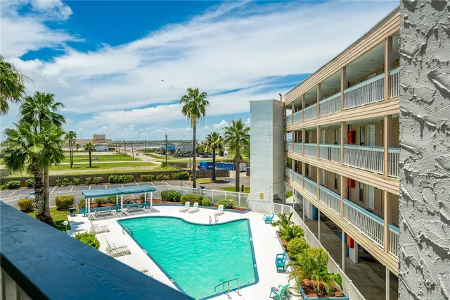 $1,250 | 3938 Surfside Boulevard, Unit 2106, Corpus Christi, TX 78402