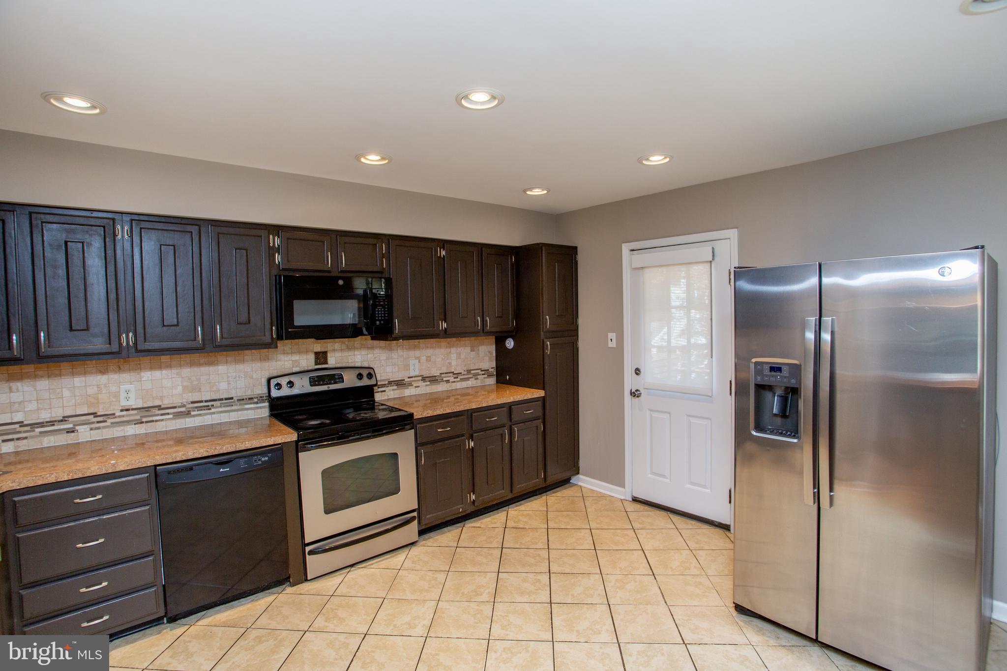 24 Sandy Ridge Drive Doylestown, PA 18901 - Photo 8 of 24