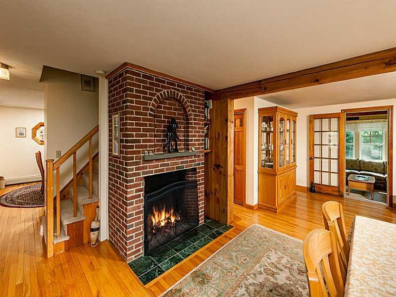 241 Beech Ridge Road York, ME 03909 - Photo 20 of 27 Living Room.