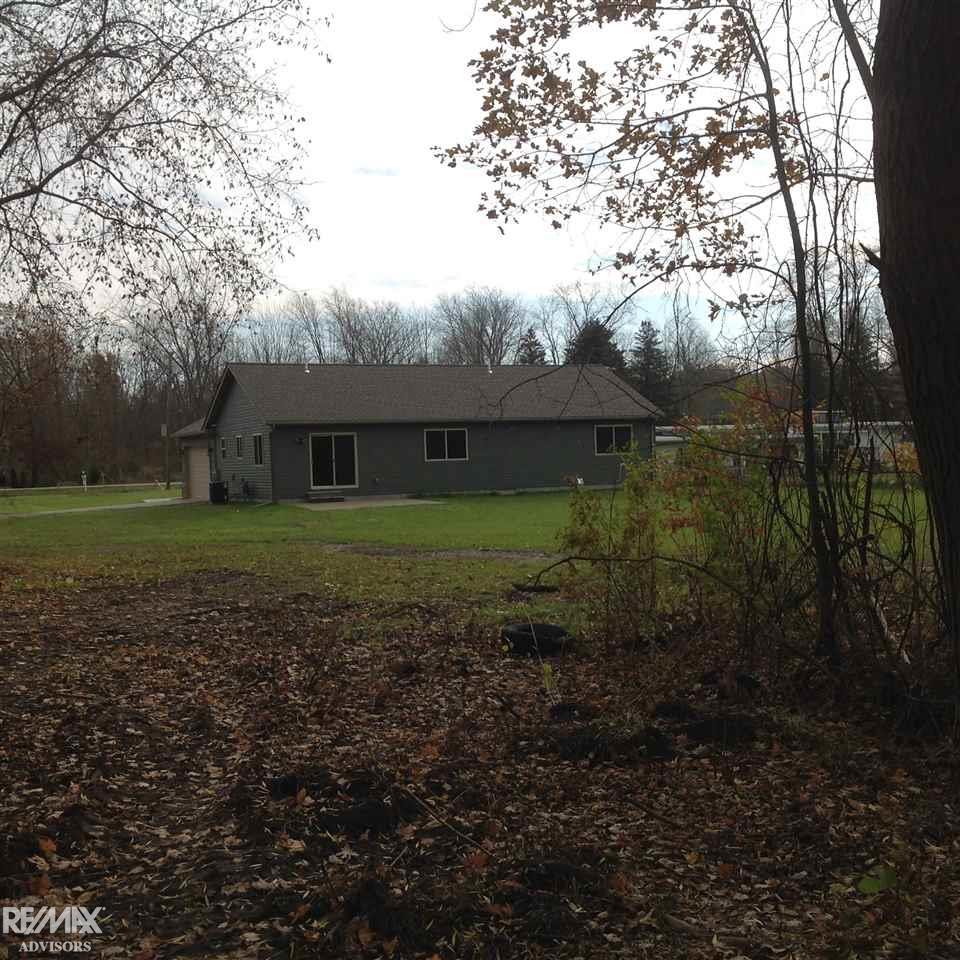 8910 Marsh Road Algonac, MI 48001 - Photo 10 of 37 31335120-9.JPG