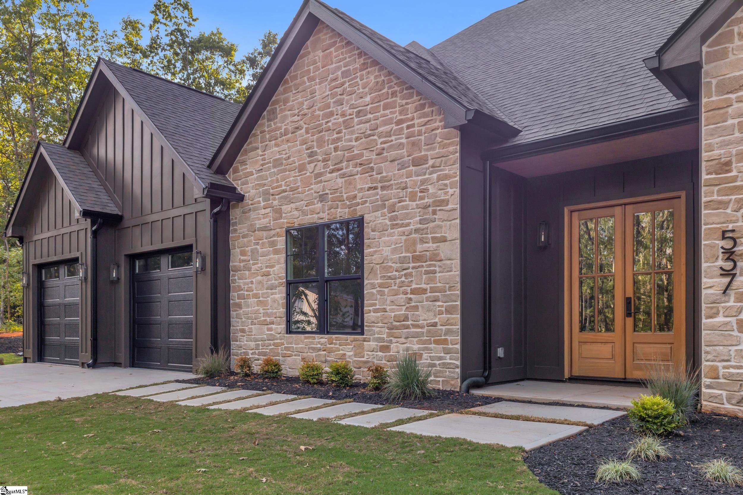 537 East Airport Road Greer, SC 29651 - Photo 2 of 37