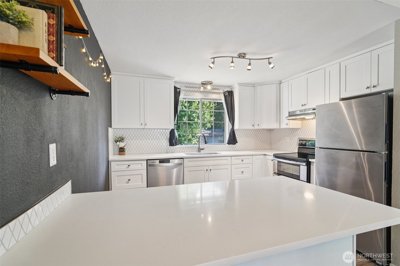 19820 Southeast 265th Street Covington, WA 98042 - Photo 7 of 30