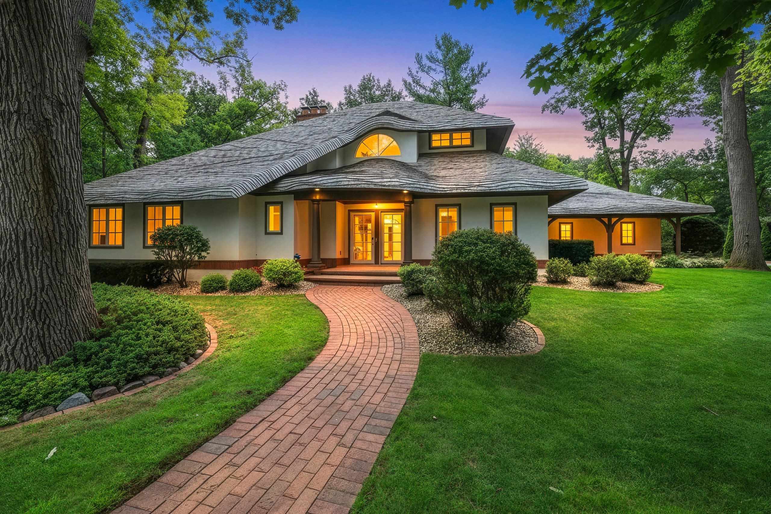 255 Traders Point Lane Green Bay, WI 54302 - Photo 2 of 78 Gallery Image 2