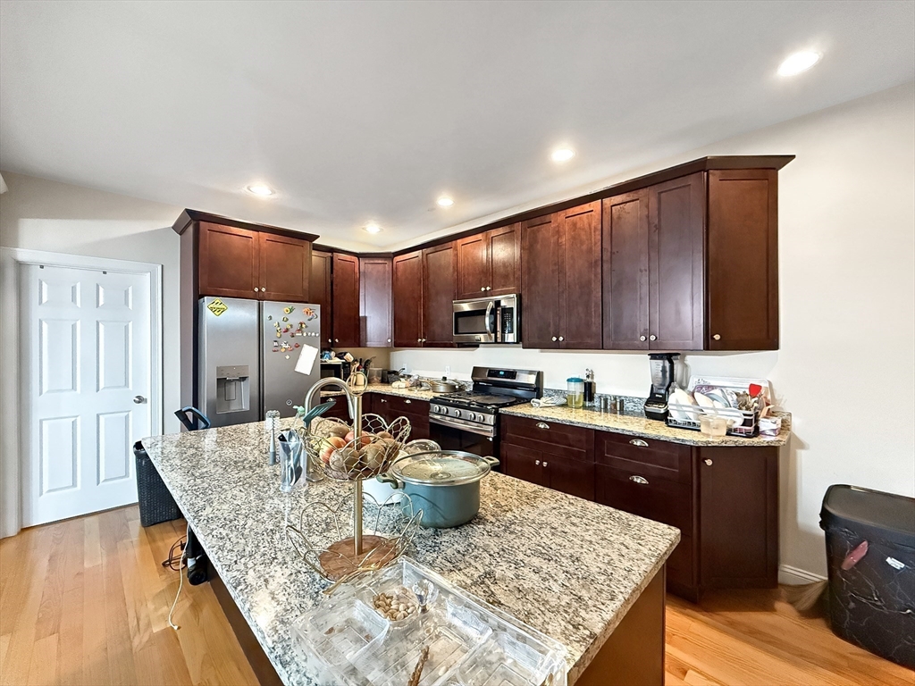 44 Dominion Road Worcester, MA 01605 - Photo 2 of 25