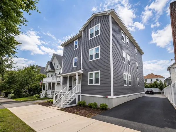 $3,800 | 128 Waverly Street, Unit 1, Everett, MA 02149
