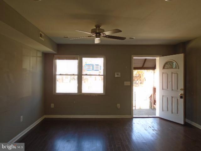 335 West Arundel Road Baltimore, MD 21225 - Photo 3 of 22