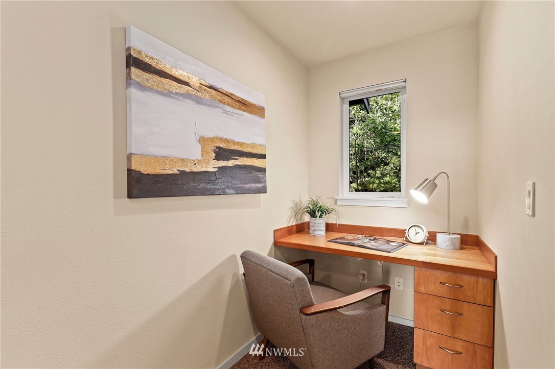 63 Cougar Ridge Road Northwest, Unit 2102 Issaquah, WA 98027 - Photo 13 of 26