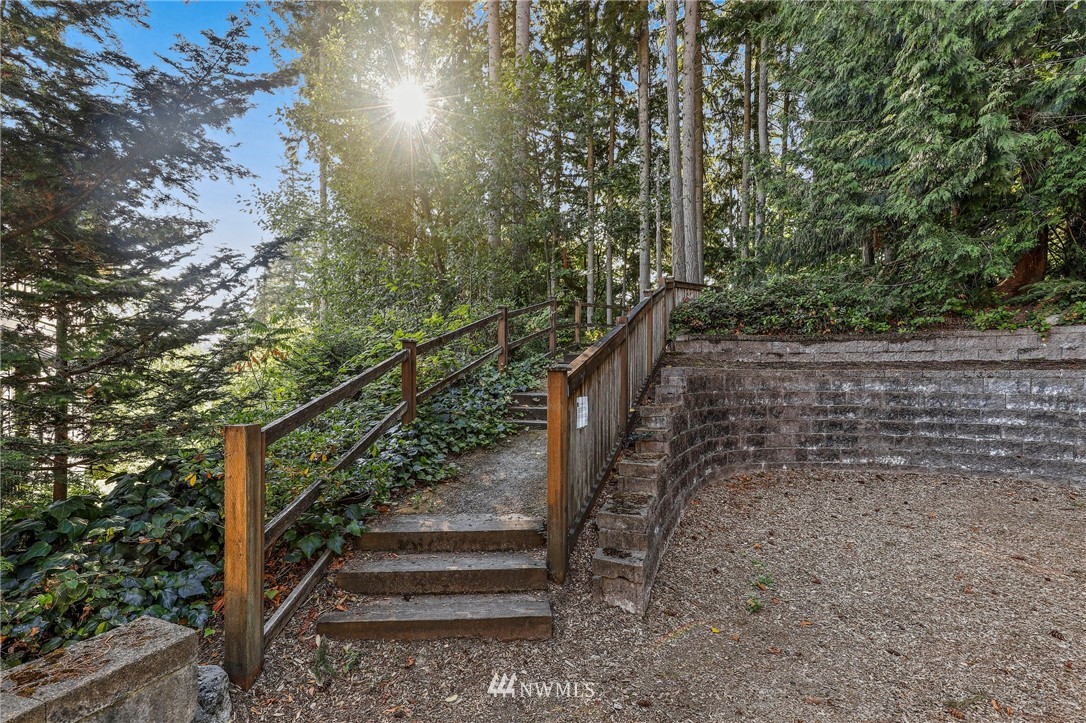 63 Cougar Ridge Road Northwest, Unit 2102 Issaquah, WA 98027 - Photo 24 of 26